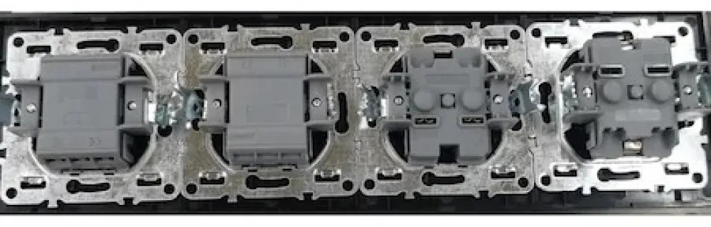 Priza cu patru porturi Elit'S, rama sticla,16A ip44,8010Fkb-4