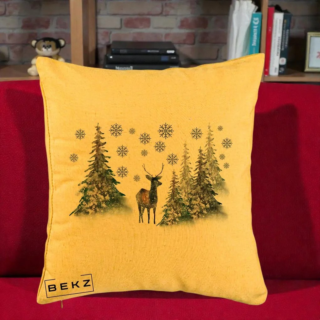 Perna Decorativa Ren in Padure Inzapezita, 40x40 cm, Galben, Husa Detasabila, Perna Inclusa, BEKZ®