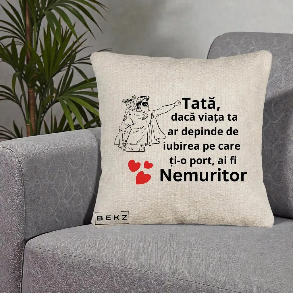 Cadou pentru Tata - Perna Personalizata Tata Nemuritor Supererou cu Masca, 40x40 cm, Bej Canapea, Husa Detasabila, Perna Inclusa, BEKZ®