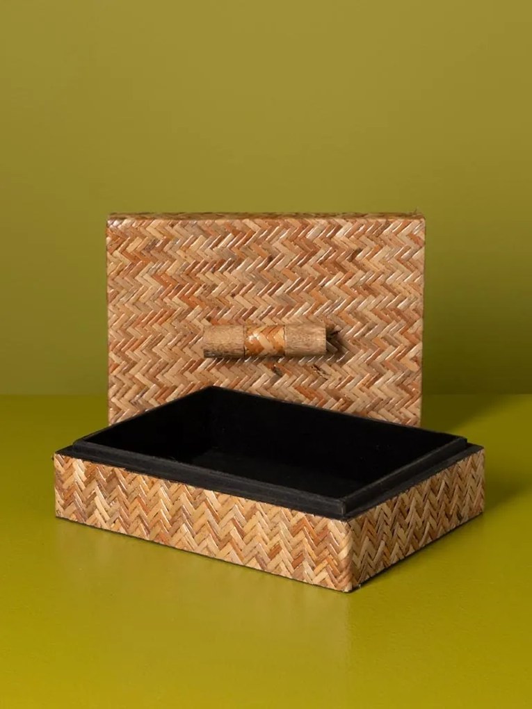 Cutie decorativă din ratan împletit natur, model în spic, capac cu mâner, finisaj natural, 8 x 20 x 15 cm, „Camille”