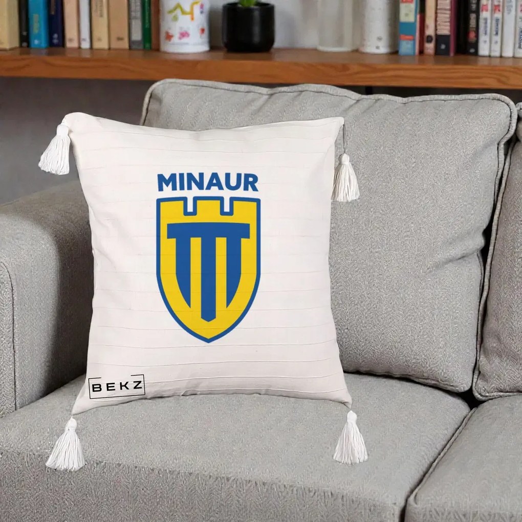 Perna Personalizata Minaur Baia Mare Fotbal, 40x40 cm, Bej cu Franjuri, Husa Detasabila, Perna Inclusa, BEKZ®