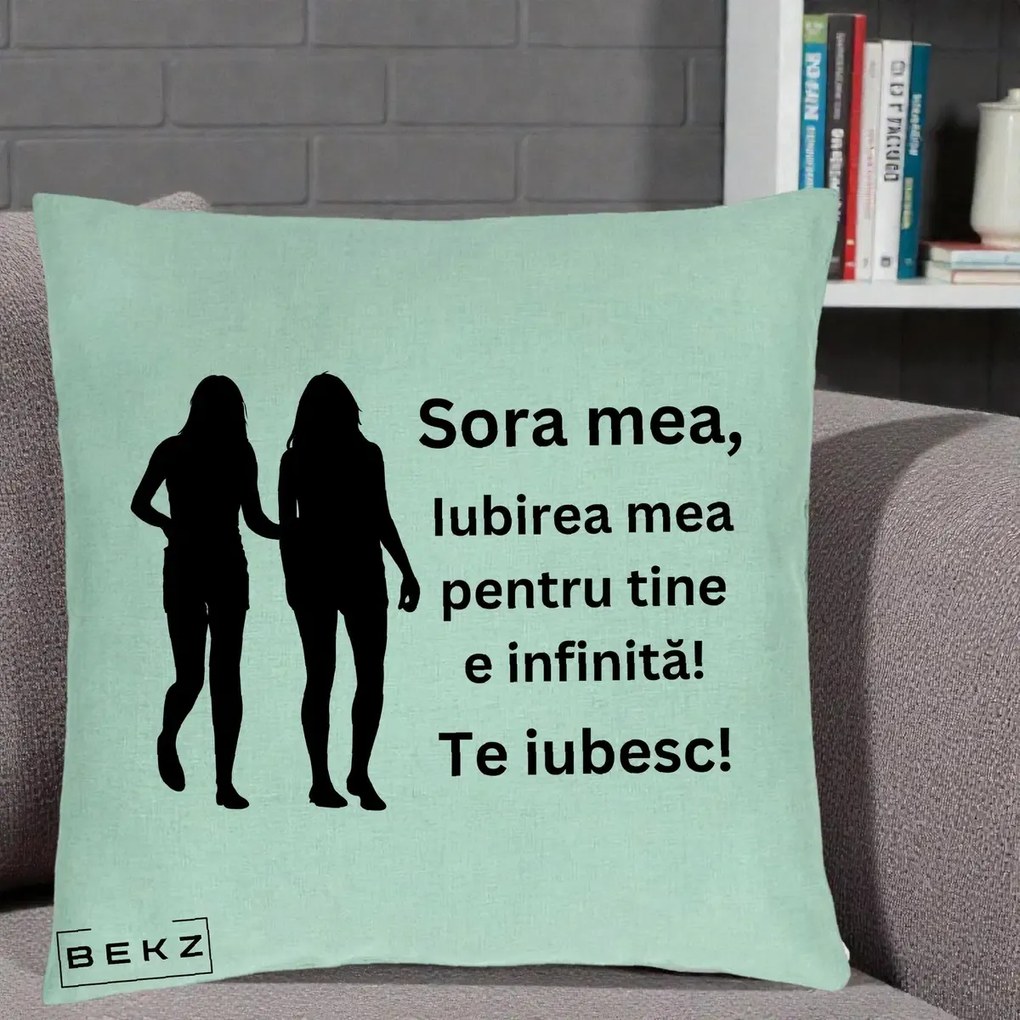 Cadou pentru Sora - Perna Personalizata Sora Mea Te Iubesc Siluete Negre Tinand Maini, 40x40 cm, Verde Menta, Husa Detasabila, Perna Inclusa, BEKZ®