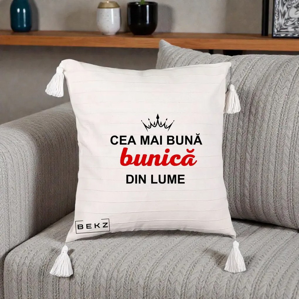Cadou pentru Bunica - Perna Personalizata Cea Mai Buna Bunica Din Lume Coroana Neagra, 40x40 cm, Bej cu Franjuri, Husa Detasabila, Perna Inclusa, BEKZ®
