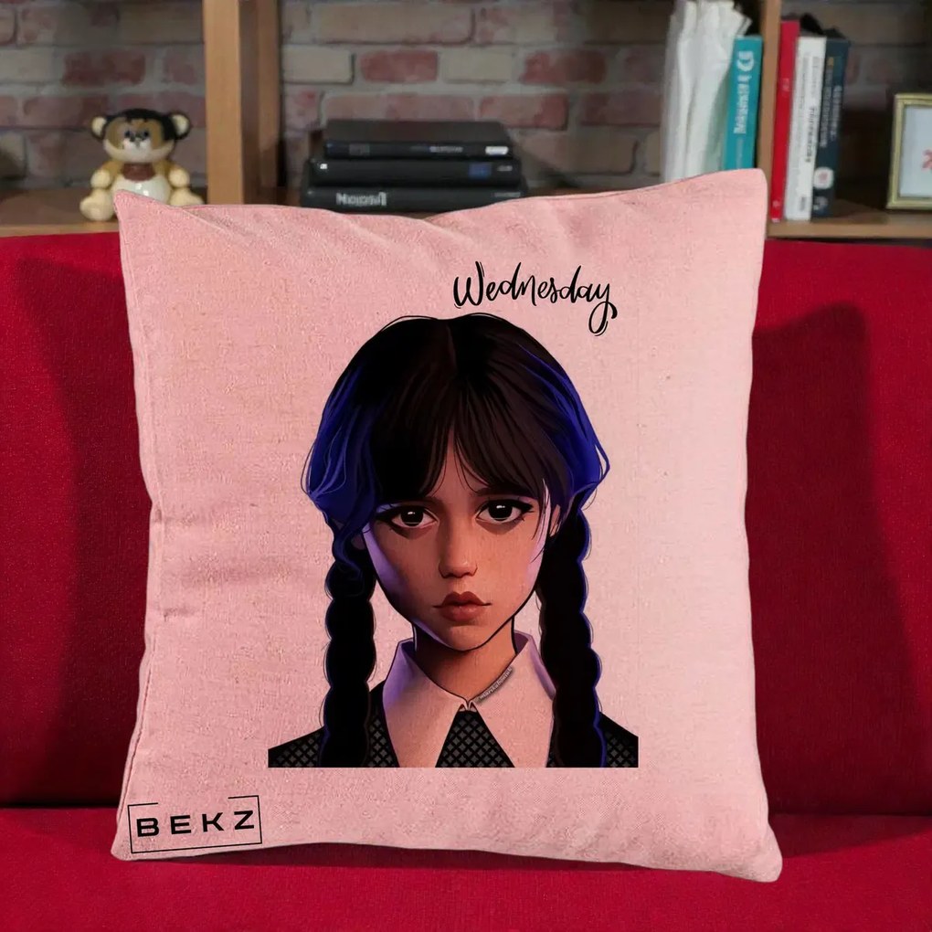 Perna Personalizata Wednesday Addams Portret Realist, 40x40 cm, Roz, Husa Detasabila, Perna Inclusa, BEKZ®