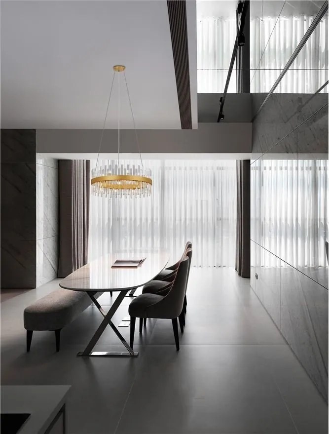 Lustra suspendata eleganta design modern Crown 75cm