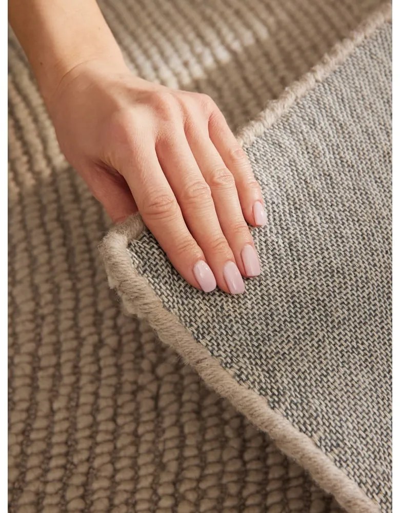 Covor tip traversă bej țesut manual din lână 80x300 cm Calmio – Hanse Home