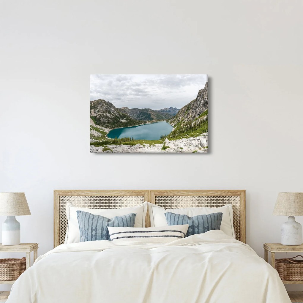 Tablou cu lac în munți (90x60 cm)
