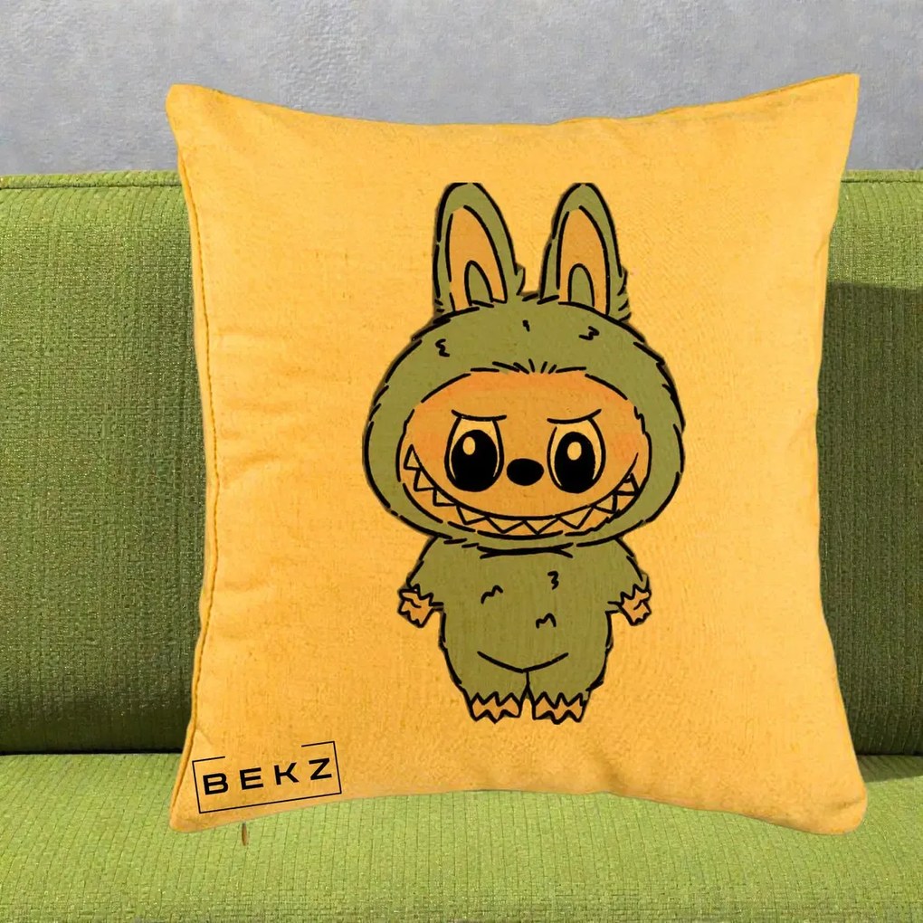 Perna Personalizata Labubu Albastru-Gri Solo, 40x40 cm, Galben, Husa Detasabila, Perna Inclusa, BEKZ®