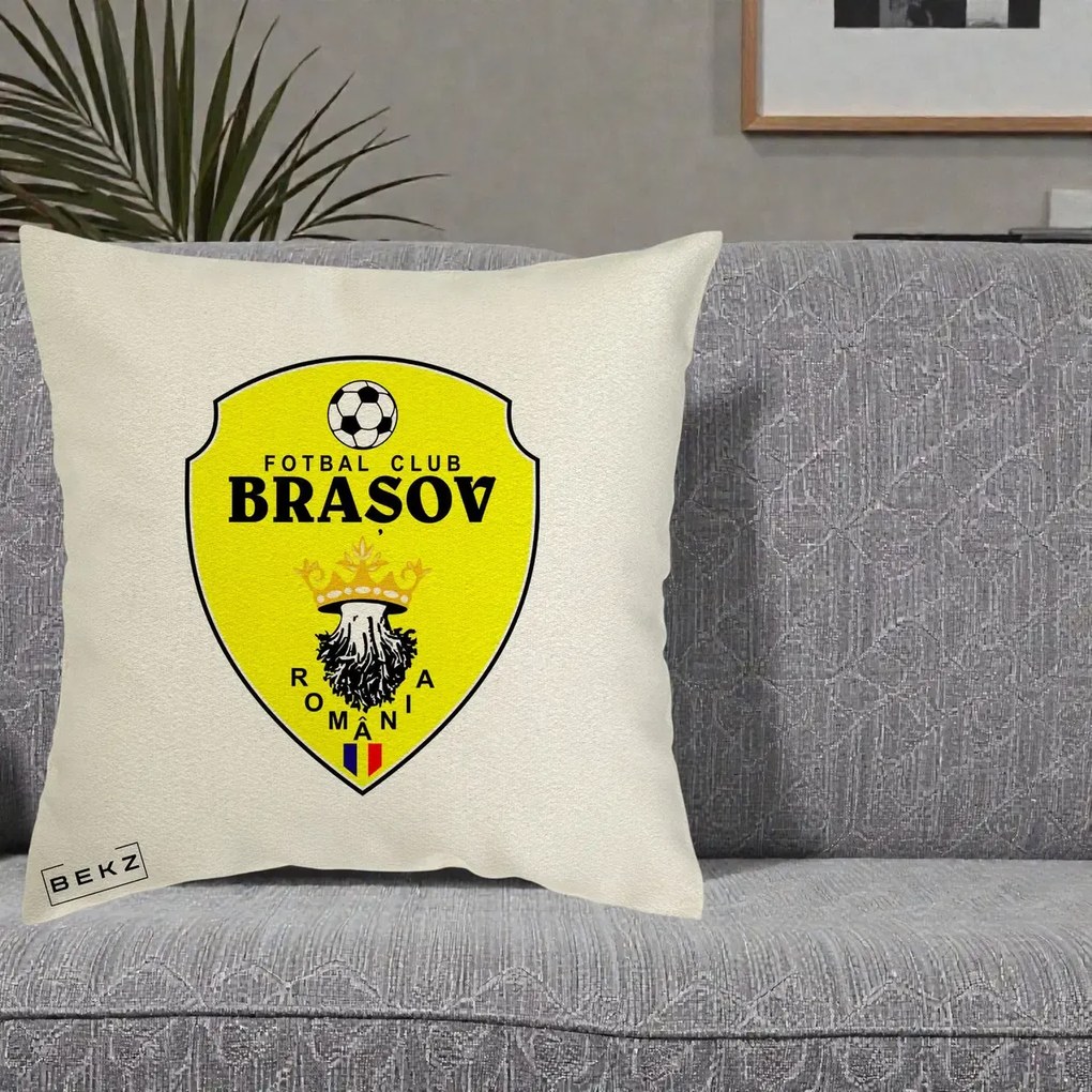 Perna Personalizata FC Brasov Fotbal Romania, 40x40 cm, Ecru, Husa Detasabila, Perna Inclusa, BEKZ®