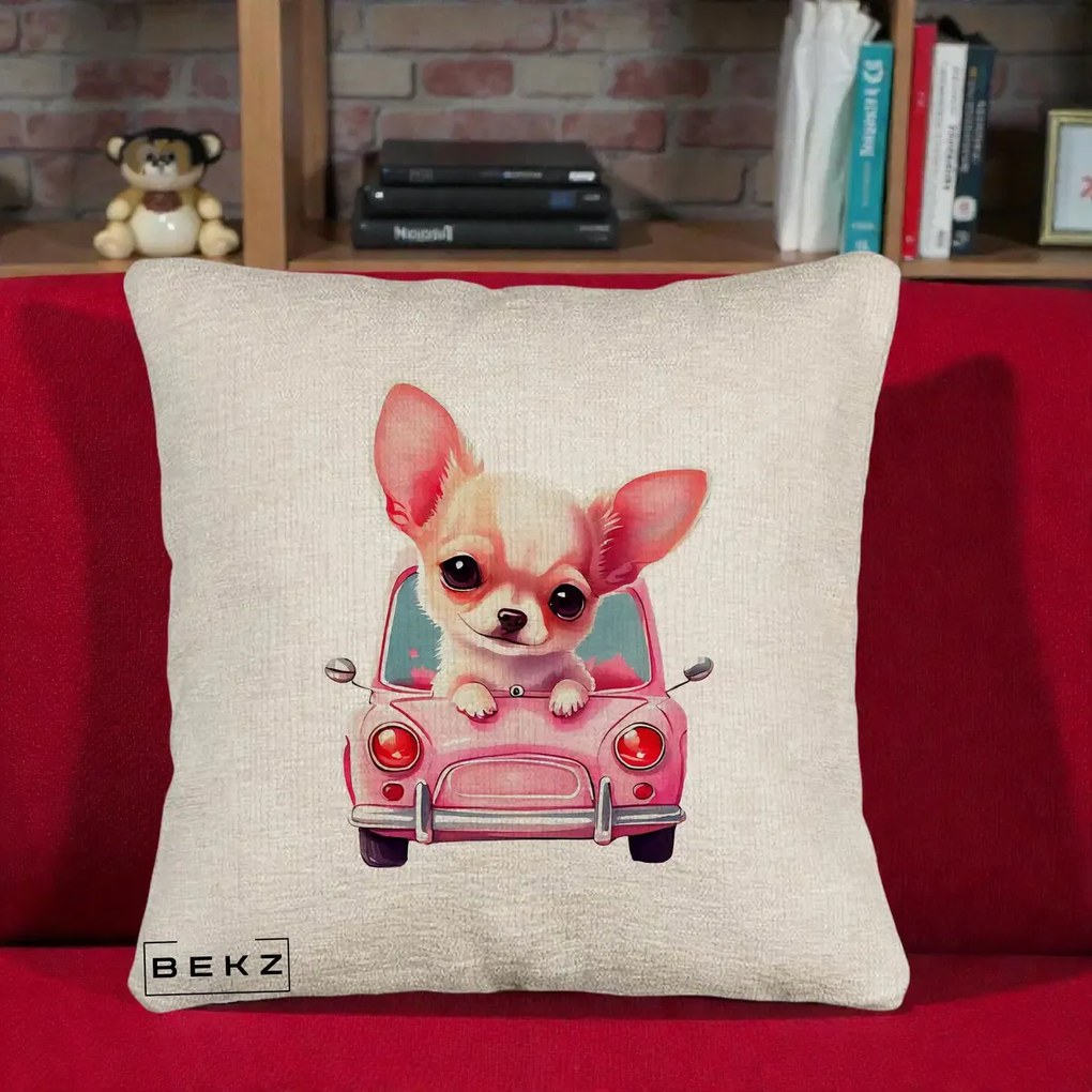 Perna Decorativa Chihuahua Roz in Masinuta, 40x40 cm, Bej Canapea, Husa Detasabila, Perna Inclusa, BEKZ®