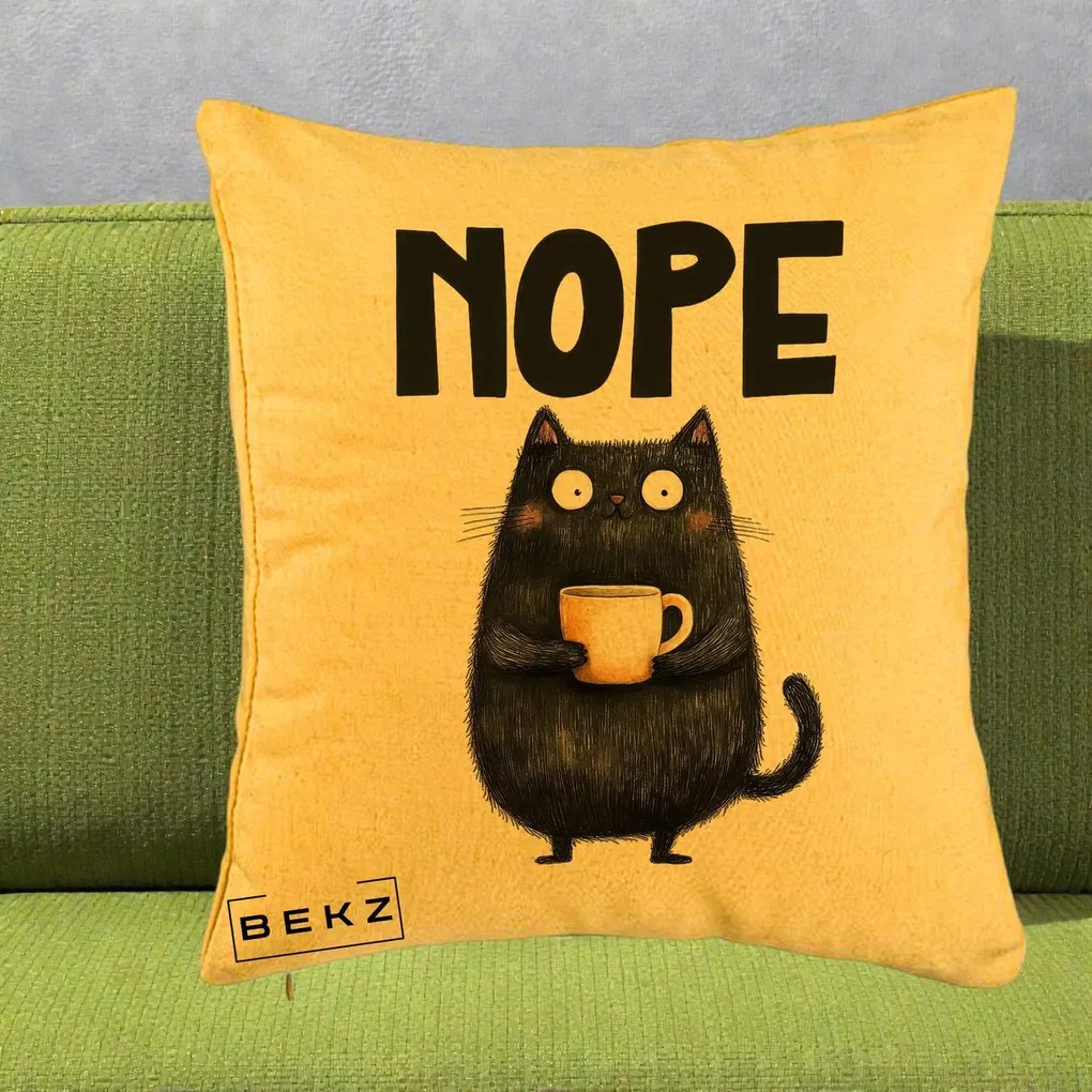 Perna Decorativa NOPE Pisica Neagra Cafea, 40x40 cm, Galben, Husa Detasabila, Perna Inclusa, BEKZ®