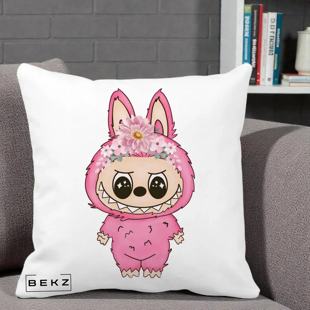 Perna Personalizata Labubu Roz cu Coroana Florala, 40x40 cm, Alba Mata, Husa Detasabila, Perna Inclusa, BEKZ®