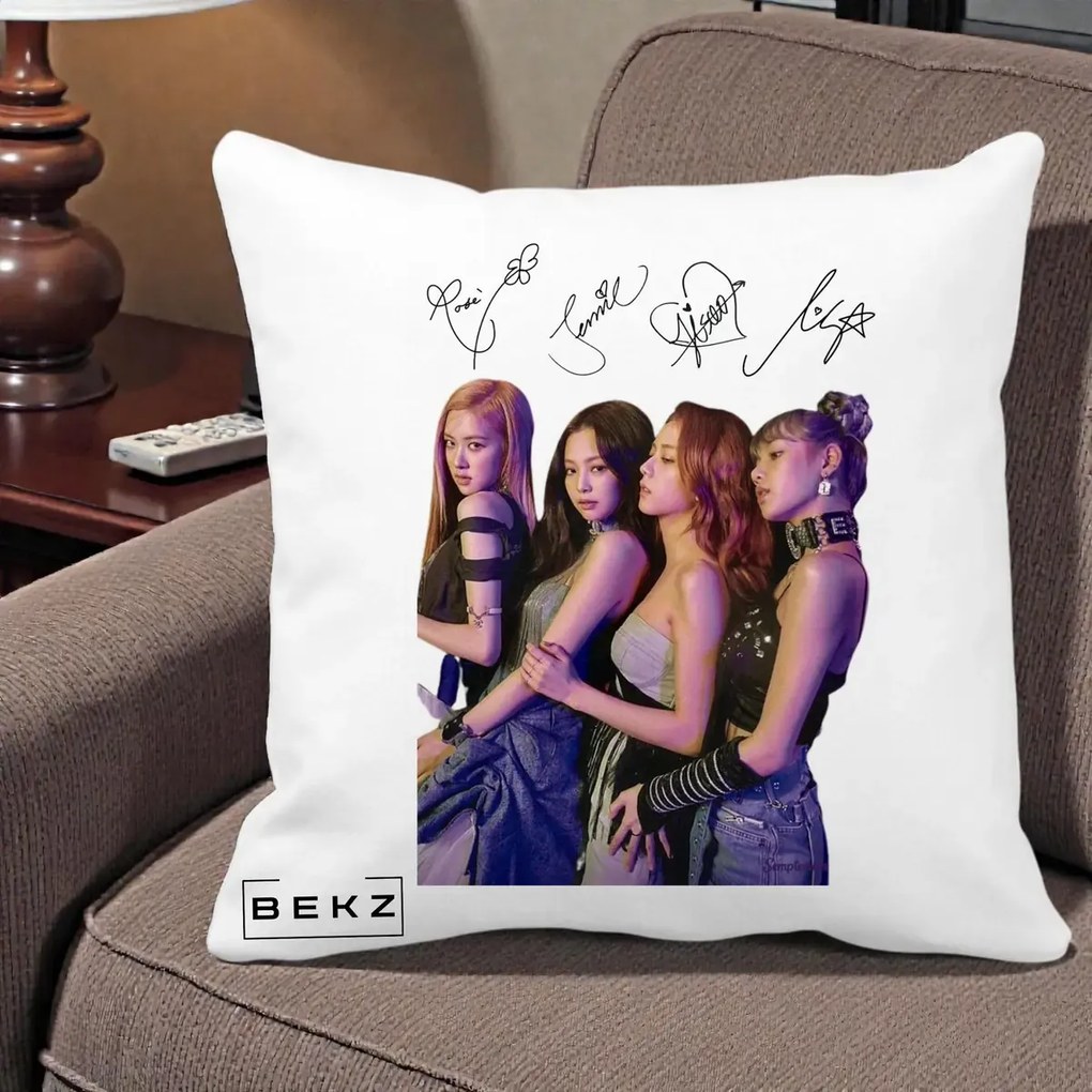 Perna Personalizata K-pop BLACKPINK Fotografie Grup Autografe Deasupra, 40x40 cm, Alba Mata, Husa Detasabila, Perna Inclusa, BEKZ®