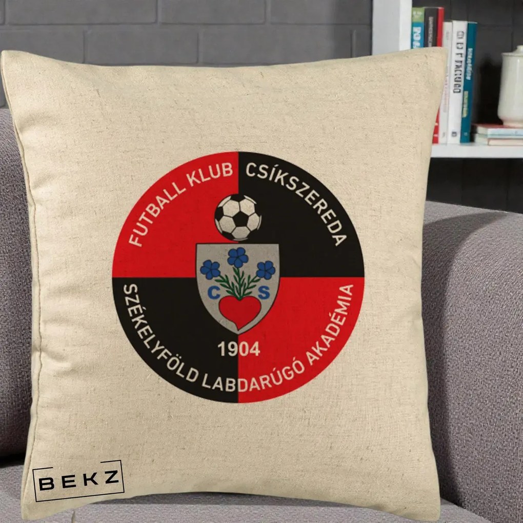 Perna Personalizata FK Csikszereda 1904 Fotbal, 40x40 cm, Bej, Husa Detasabila, Perna Inclusa, BEKZ®