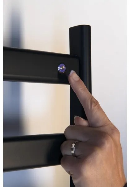 Sapho - Uscător electric pentru prosoape ELIAS, 105 W / 230 V, 49 x 73 cm, negru mat