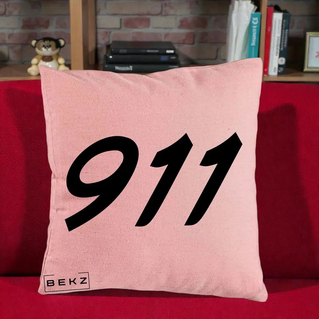 Perna Personalizata 911 Bold, 40x40 cm, Roz, Husa Detasabila, Perna Inclusa, BEKZ®