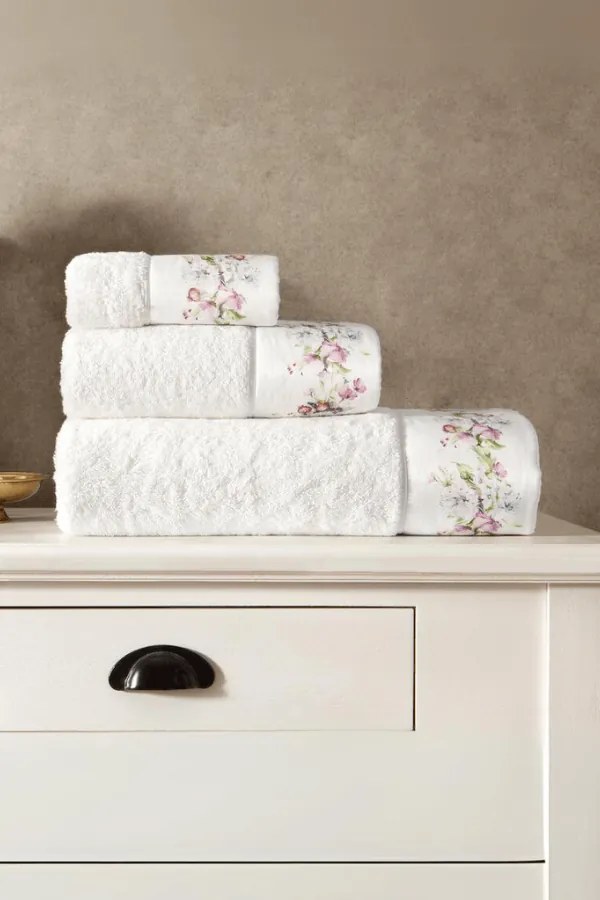 Set cadou de prosoape și prosop de corp NARCUSSE, 3 buc Alb / White Set (prosop mic 30x50cm, prosop 50x100cm, prosop de corp 75x150cm)