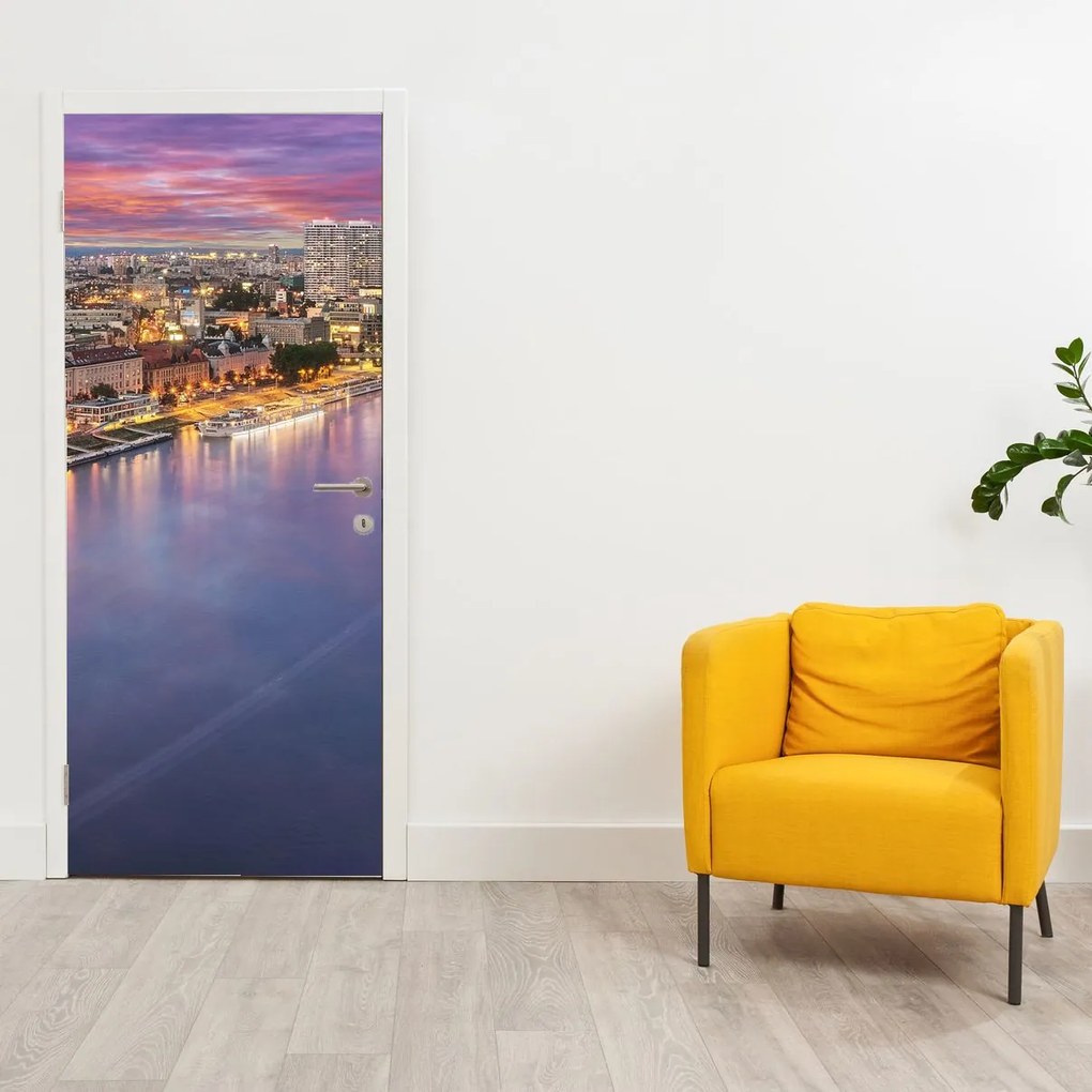 Fototapet pentru ușă - Bratislava cu râu noaptea (95x205cm)