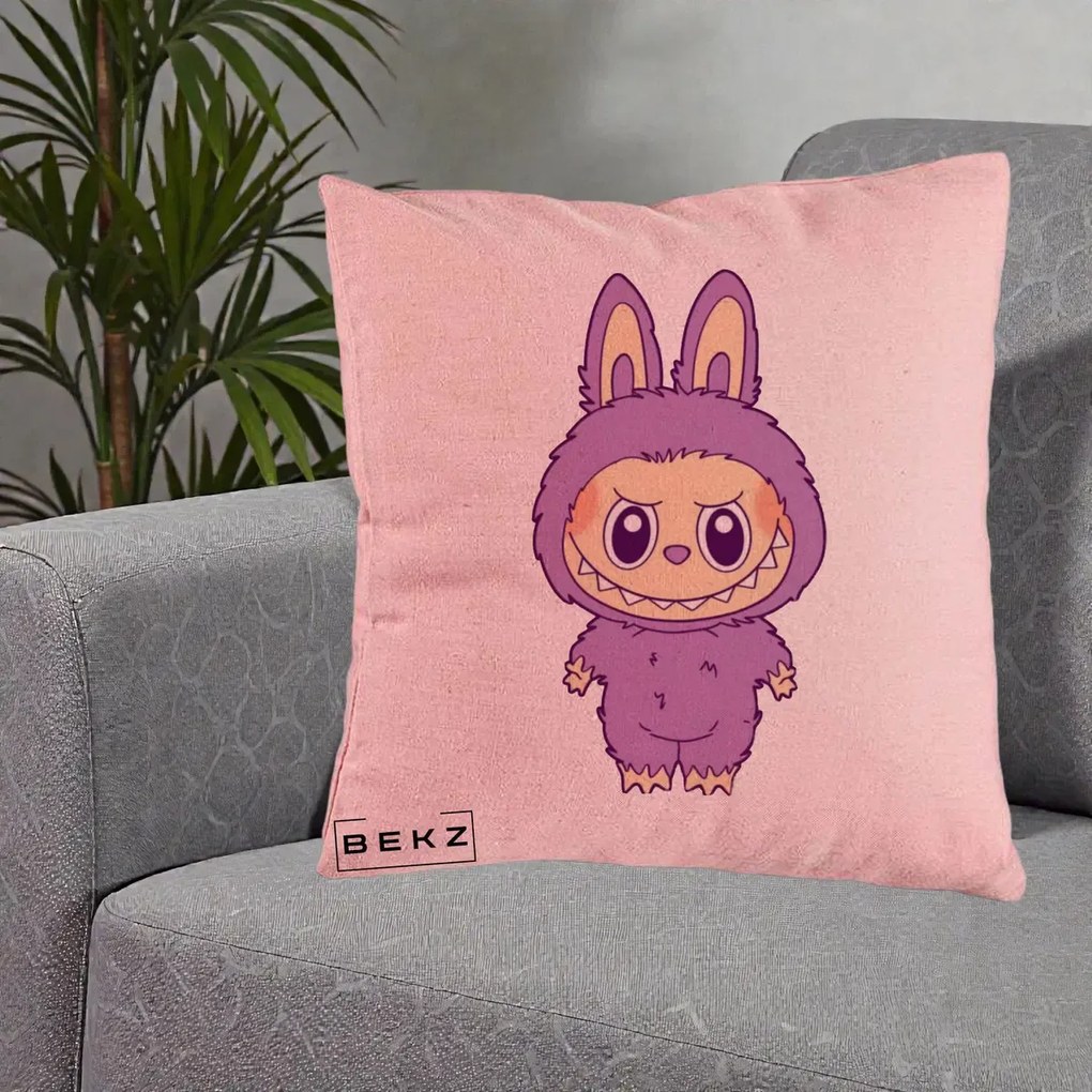 Perna Personalizata Labubu Violet Solo, 40x40 cm, Roz, Husa Detasabila, Perna Inclusa, BEKZ®