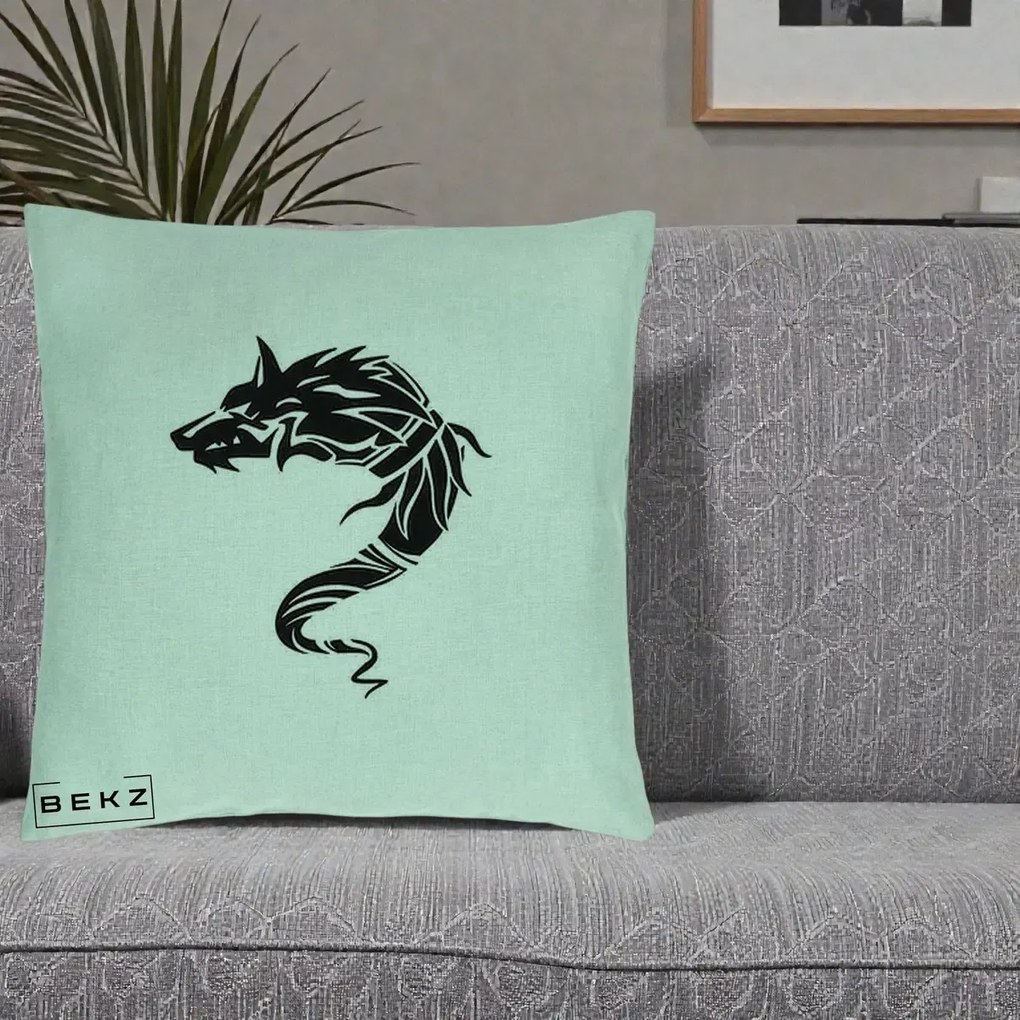 Perna Decorativa Lup Tribal Alb-Negru, 40x40 cm, Verde Menta, Husa Detasabila, Perna Inclusa, BEKZ®