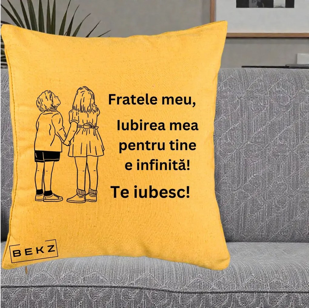 Cadou pentru Frate - Perna Personalizata Fratele Meu Te Iubesc Copii Tinand Maini Line Art, 40x40 cm, Galben, Husa Detasabila, Perna Inclusa, BEKZ®