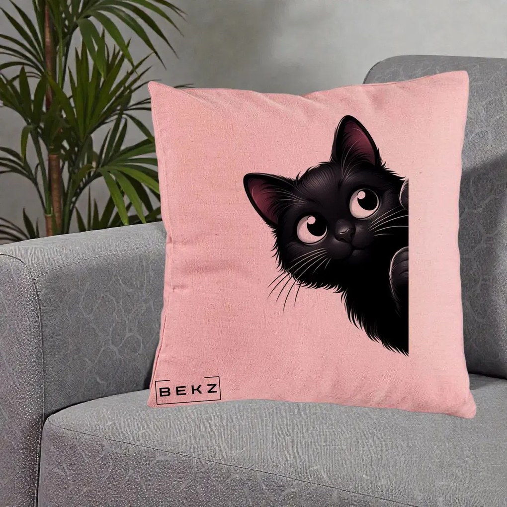 Perna Decorativa Pisica Neagra Dragalasa Curioasa, 40x40 cm, Roz, Husa Detasabila, Perna Inclusa, BEKZ®