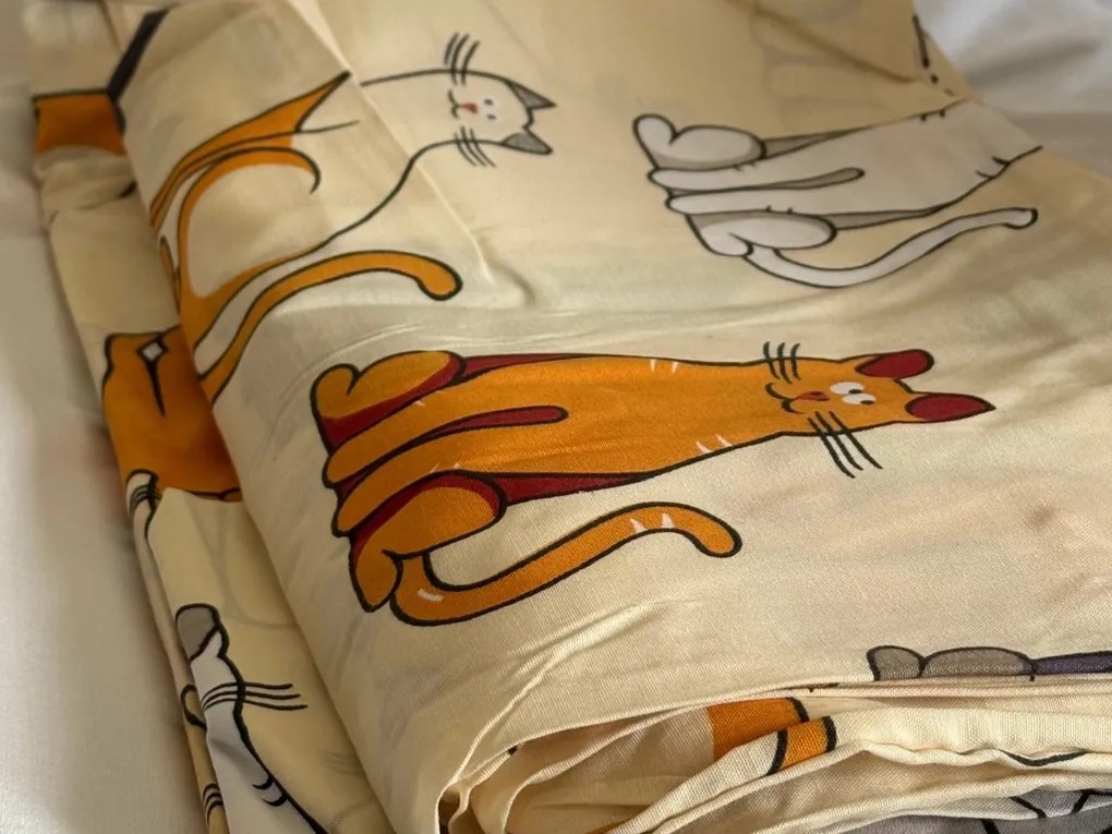 Lenjerie de pat din polibumbac COLORED CATS POLY crem Dimensiune lenjerie de pat: 70 x 90 cm | 140 x 200 cm