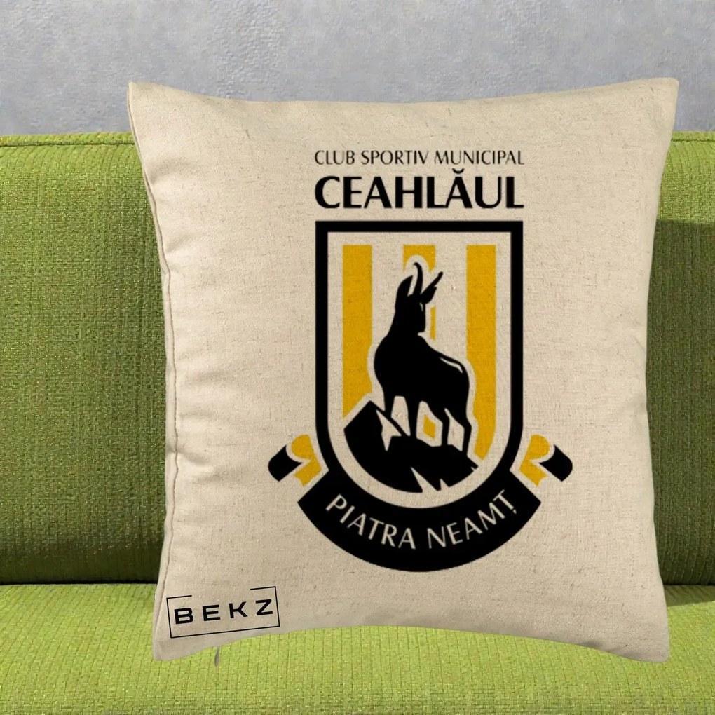 Perna Personalizata CSM Ceahlaul Piatra Neamt Fotbal, 40x40 cm, Bej, Husa Detasabila, Perna Inclusa, BEKZ®
