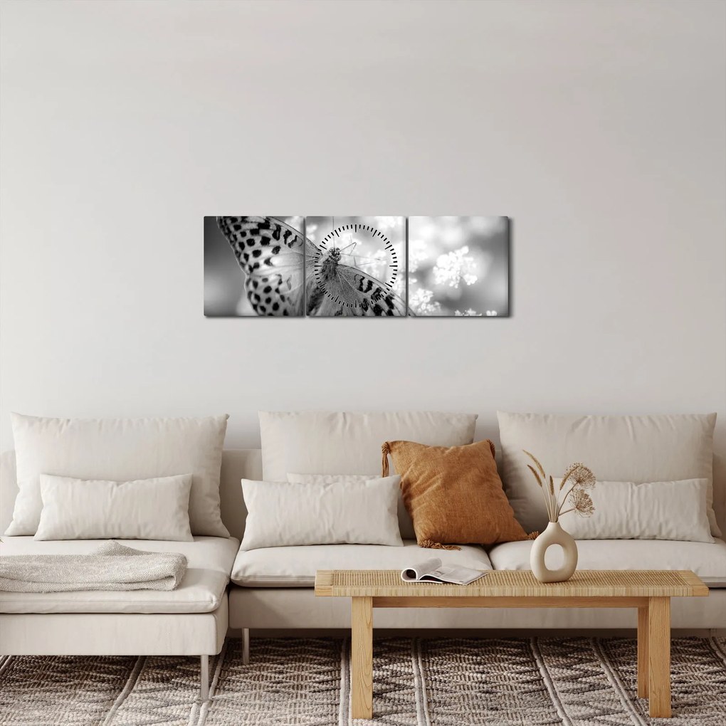 Tablou - Detailu cu fluture care polenizează floare (cu ceas) (90x30 cm)