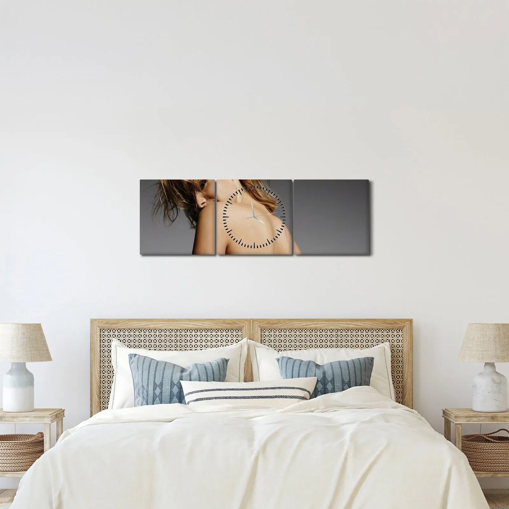 Tablou - Imaginea unei femei care face baie (cu ceas) (90x30 cm)