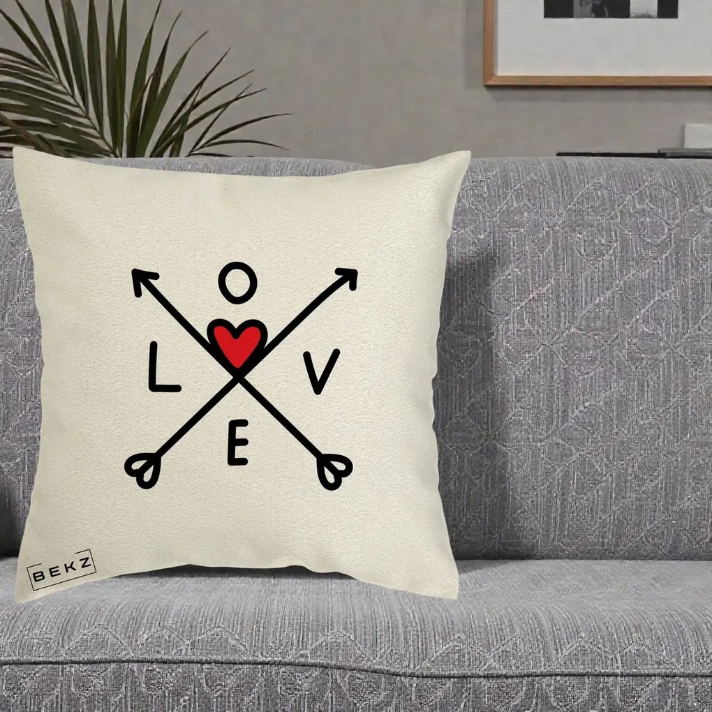 Perna Decorativa Love cu Sageti Incrucisate si Inima Rosie, 40x40 cm, Ecru, Husa Detasabila, Perna Inclusa, BEKZ®