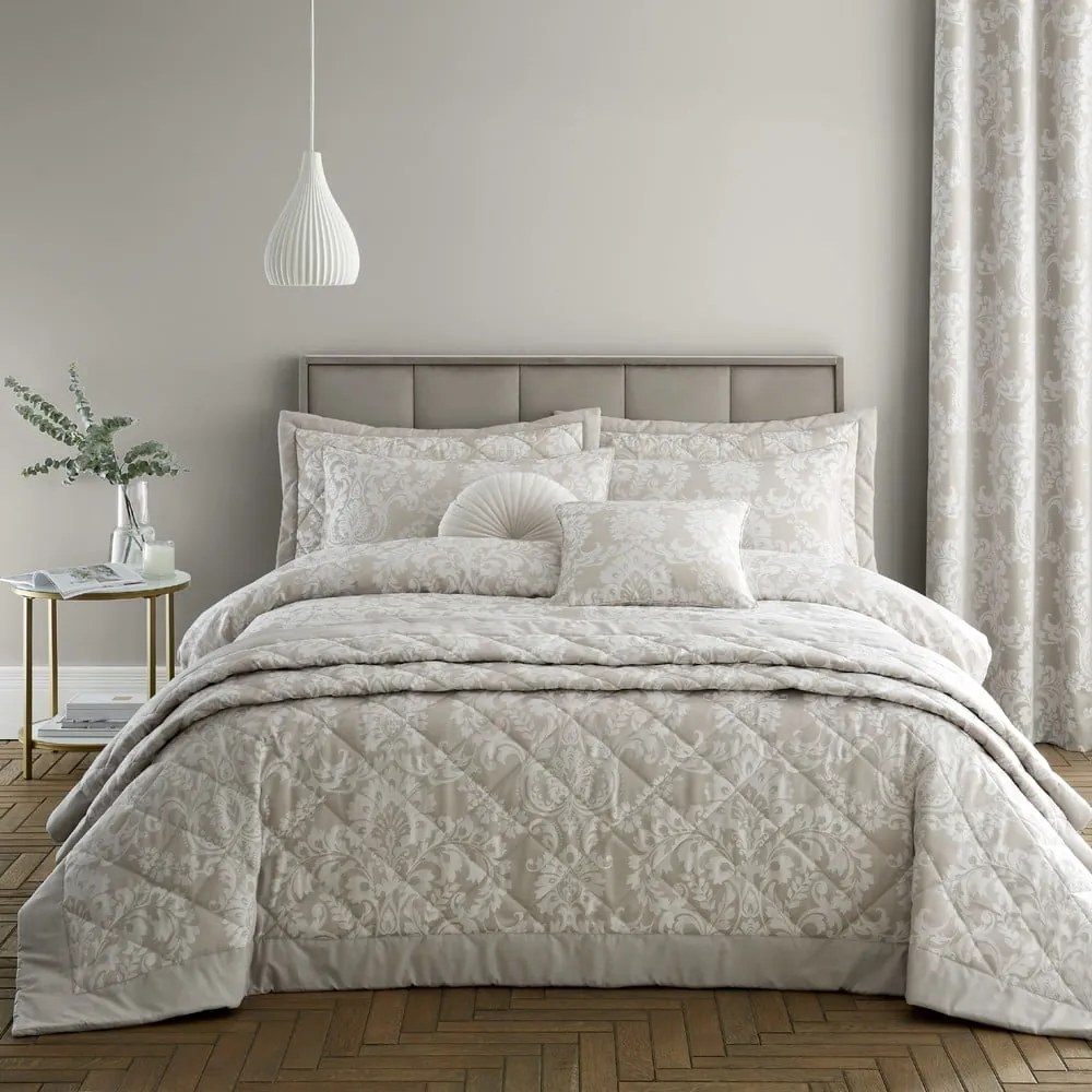Cuvertură bej pentru pat dublu 230x220 cm Classic Damask - Catherine Lansfield