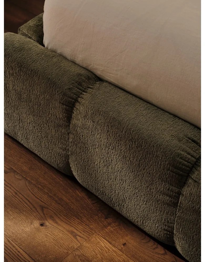 Pat matrimonial verde tapițat cu spațiu de depozitare cu somieră 180x200 cm Lupine – Micadoni Home