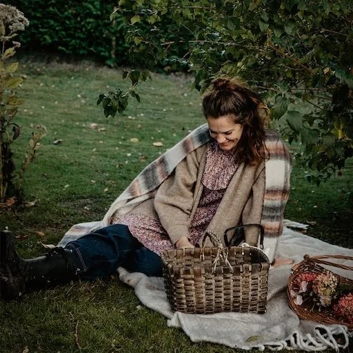 Coș de picnic din lemn gri, împletit manual, cu mânere, 27 × 37.5 × 27 cm, „Kerstin"