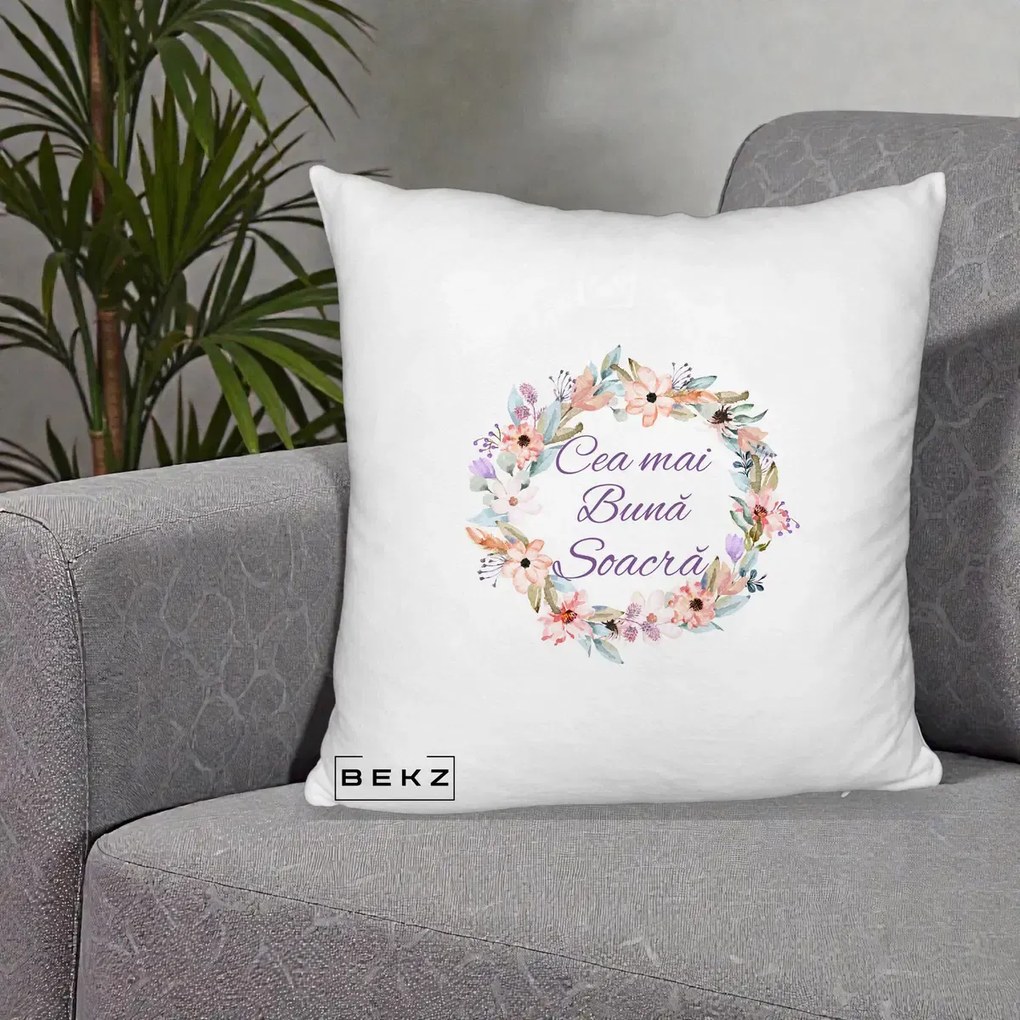 Cadou pentru Soacra - Perna Personalizata Cea mai Buna Soacra cu Coronita Flori Boho Pastel, 40x40 cm, Alb Pufos, Husa Detasabila, Perna Inclusa, BEKZ®