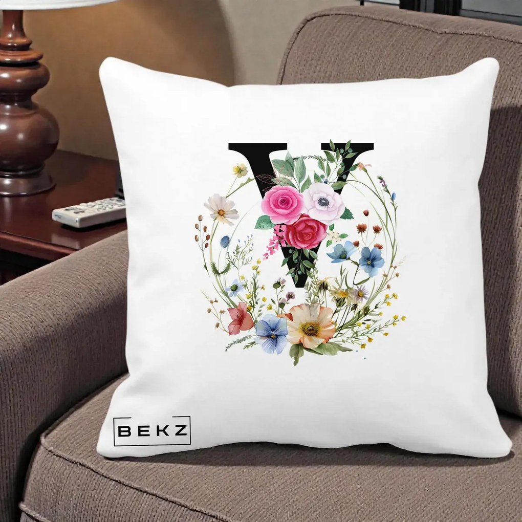 Cadou Personalizat - Perna Personalizata Monograma Florala Litera V cu Coroana, 40x40 cm, Alba Mata, Husa Detasabila, Perna Inclusa, BEKZ®