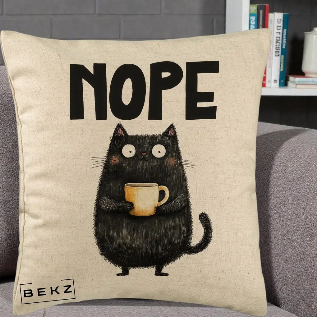 Perna Decorativa NOPE Pisica Neagra Cafea, 40x40 cm, Bej, Husa Detasabila, Perna Inclusa, BEKZ®