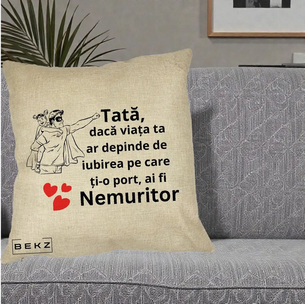 Cadou pentru Tata - Perna Personalizata Tata Nemuritor Supererou cu Masca, 40x40 cm, Crem, Husa Detasabila, Perna Inclusa, BEKZ®