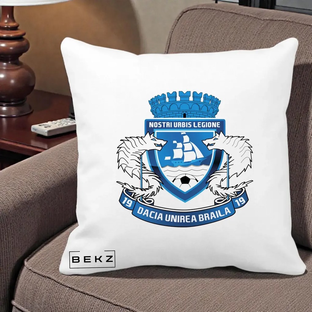 Perna Personalizata Dacia Unirea Braila 1919 Fotbal, 40x40 cm, Alba Mata, Husa Detasabila, Perna Inclusa, BEKZ®