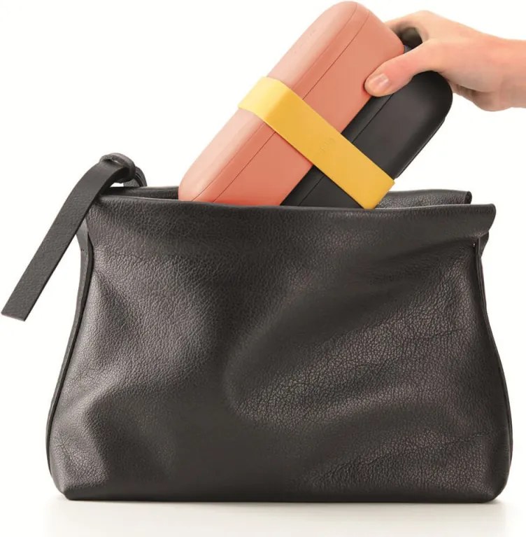 Set 2 recipiente pentru alimente Lekue On The Go 1010221, 2x500 ml, Inchidere ermetica, Compartiment tacamuri, Supapa pentru cuptorul cu microunde, Coral/Negru