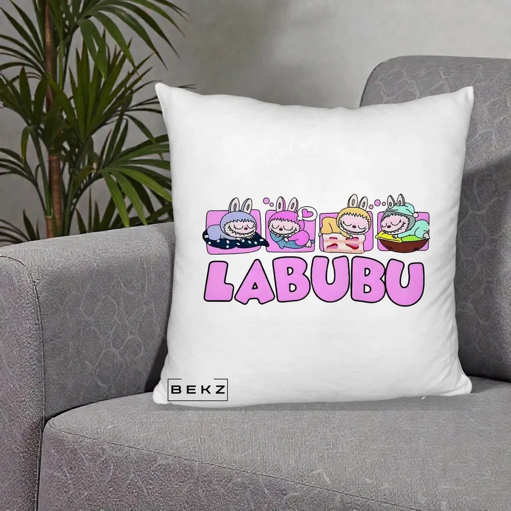 Perna Personalizata Labubu Sleeping Quad, 40x40 cm, Alb Pufos, Husa Detasabila, Perna Inclusa, BEKZ®