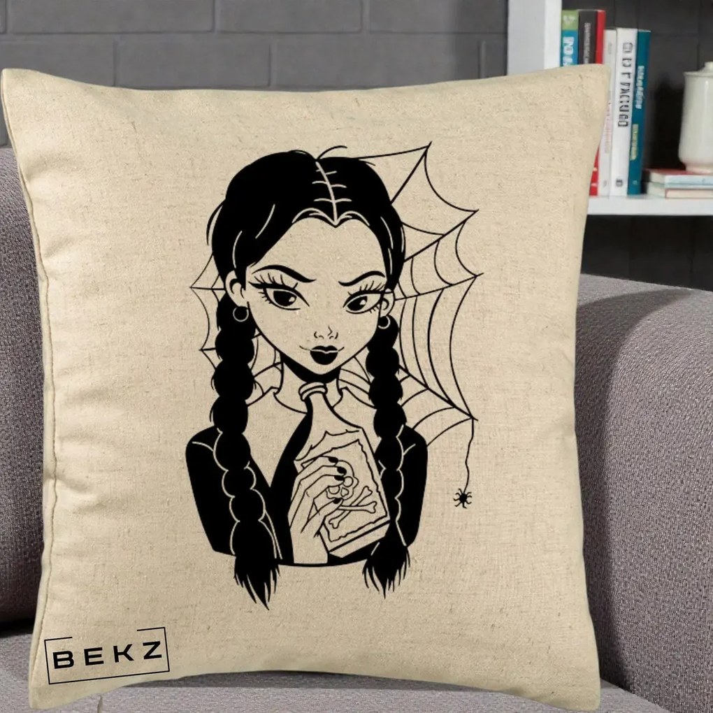 Perna Personalizata Wednesday cu Panza de Paianjen, 40x40 cm, Bej, Husa Detasabila, Perna Inclusa, BEKZ®