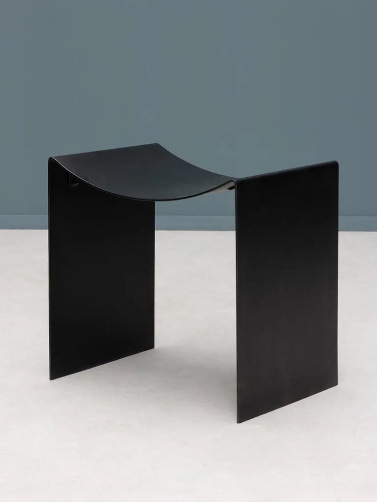 Scaunel negru, din metal, Maniak