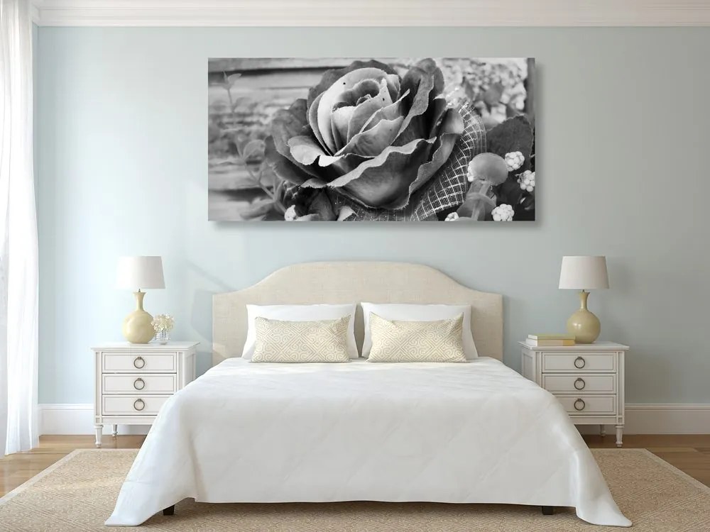 Tablou trandafir vintage elegant în design alb-negru