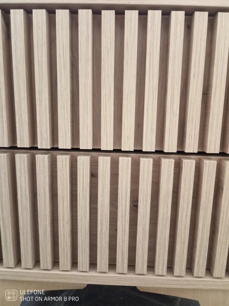 OFERTA Noptiera ENTSIAN 40x40cm, stejar artizanat II. calitate