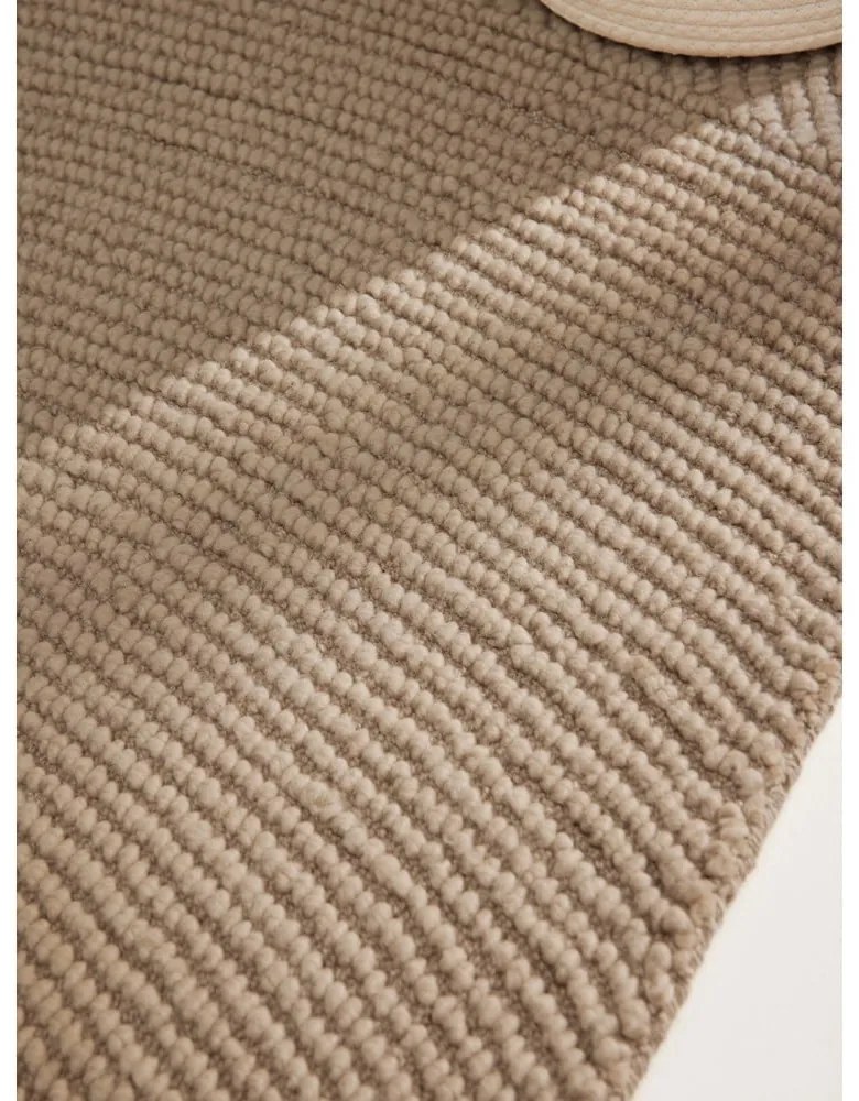 Covor tip traversă bej țesut manual din lână 80x300 cm Calmio – Hanse Home