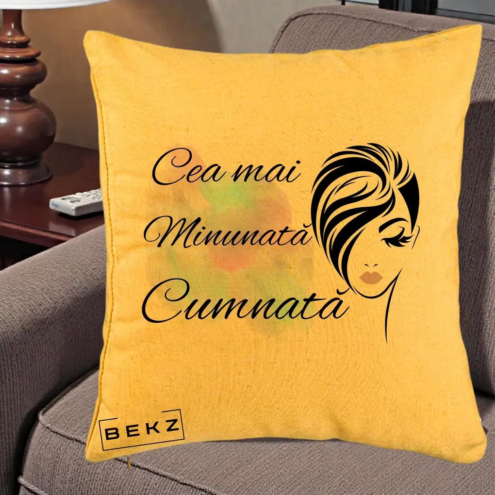 Cadou pentru Cumnata - Perna Personalizata Cea mai Minunata Cumnata cu Silueta Dama si Pete Multicolor, 40x40 cm, Galben, Husa Detasabila, Perna Inclusa, BEKZ®