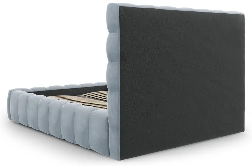 Pat matrimonial albastru deschis tapițat cu spațiu de depozitare și somieră 160x200 cm Bali – Cosmopolitan Design