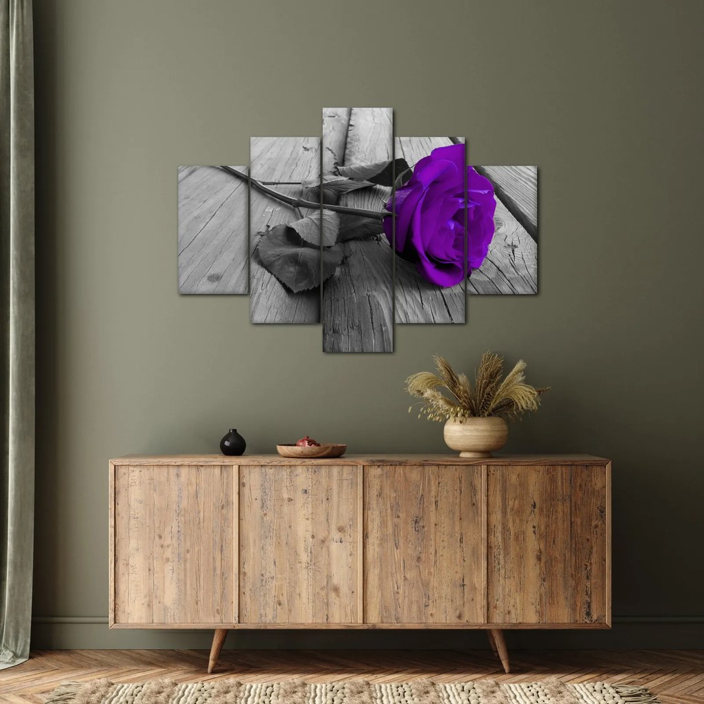 Tablou - Trandafir violet cu tulpina verde (150x105 cm)