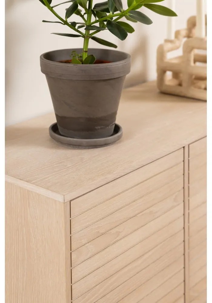 Comodă în culoare naturală joasă cu aspect de lemn de stejar 180x80 cm Linley – Actona